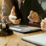 ¿Qué es una maestría en derecho corporativo?: Requisitos y beneficios